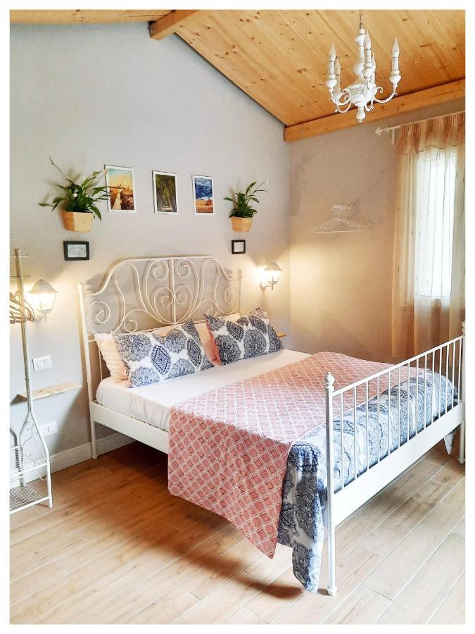 La Casina Bed & Breakfast Trecasali ภายนอก รูปภาพ